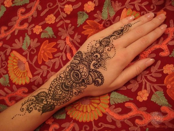 Мехенди басмой