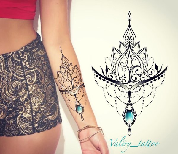 Тату в стиле мехенди