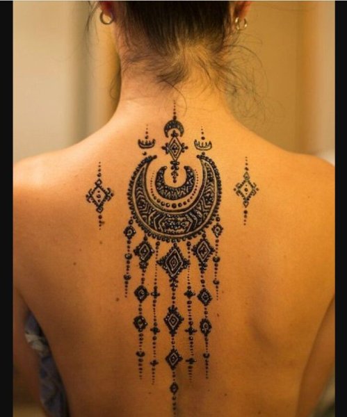 Тату в стиле мехенди