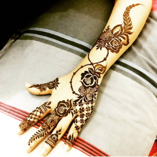 Тату белой хной