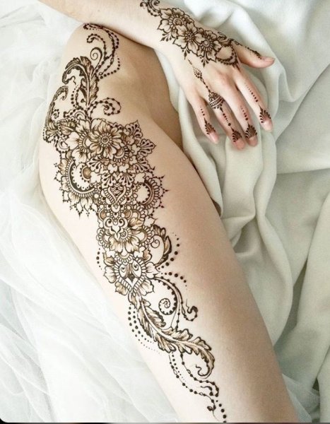 Роспись хной на ноге