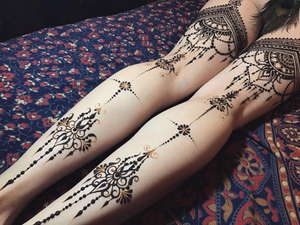 Мехенди на ноге