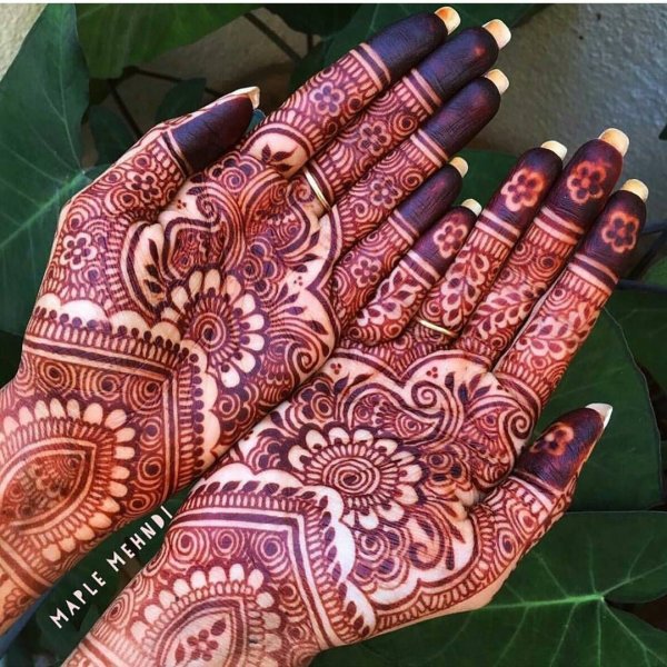Индийская хна на руках