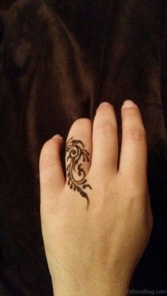 Тату мехенди на пальцах