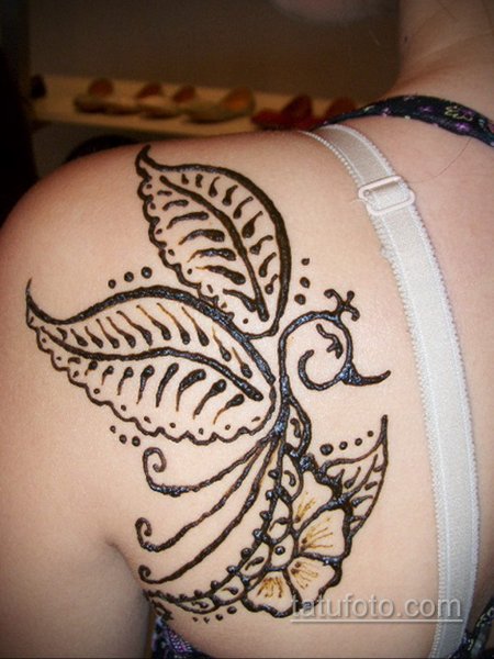 Рисунки хной на плече