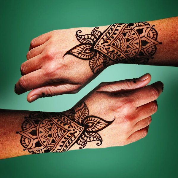 Мехенди для мужчин на руке