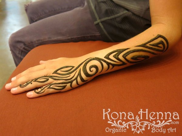 Мехенди для мужчин на руке