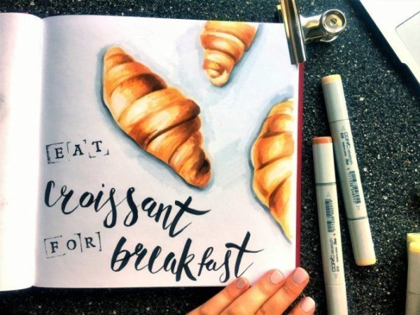 Кофе с круассаном акварель