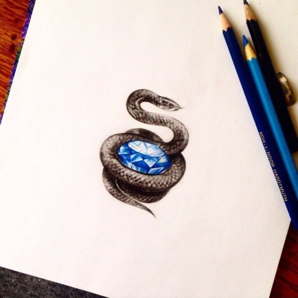 Змея с короной эскиз