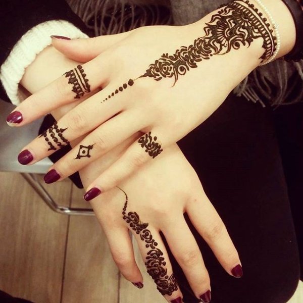 Арабская хна на руках