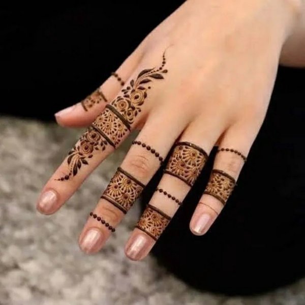 Мехенди кольца на пальцах