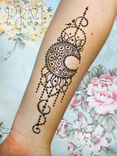 Рисунки хной на предплечье
