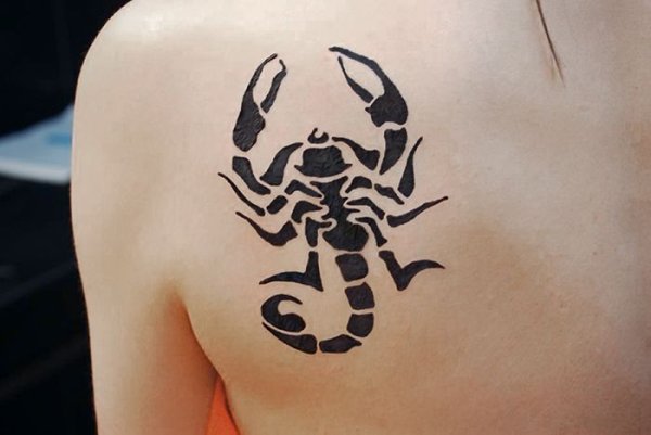 Тату хной мужские Скорпион