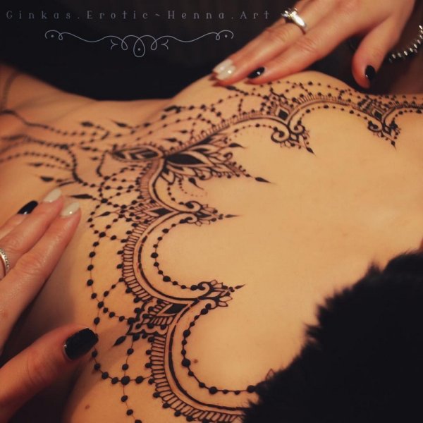 Растительный орнамент на теле