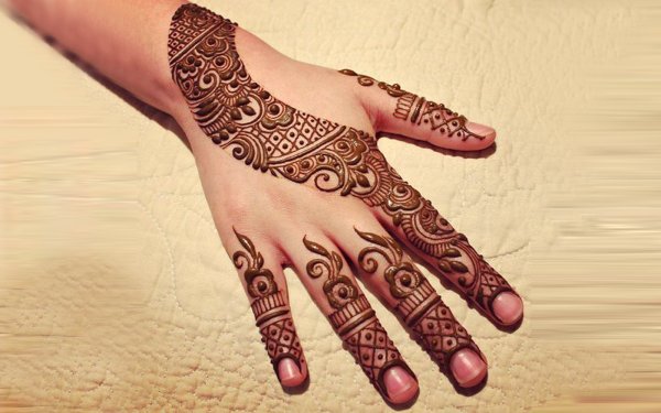 Мусульманка с хной