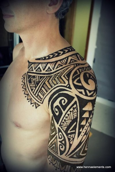 Тату в стиле мехенди