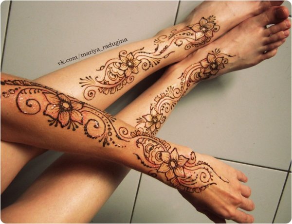 Роспись тела хной в полный рост