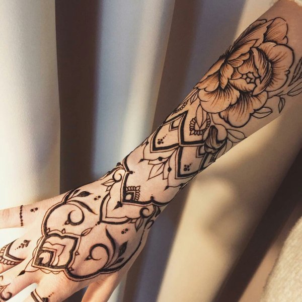 Тату хной рукав