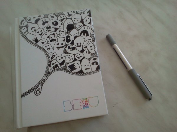 Разрисовать тетрадь обложку
