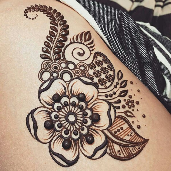 Цветное мехенди