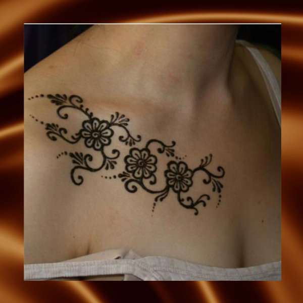 Мехенди на шее