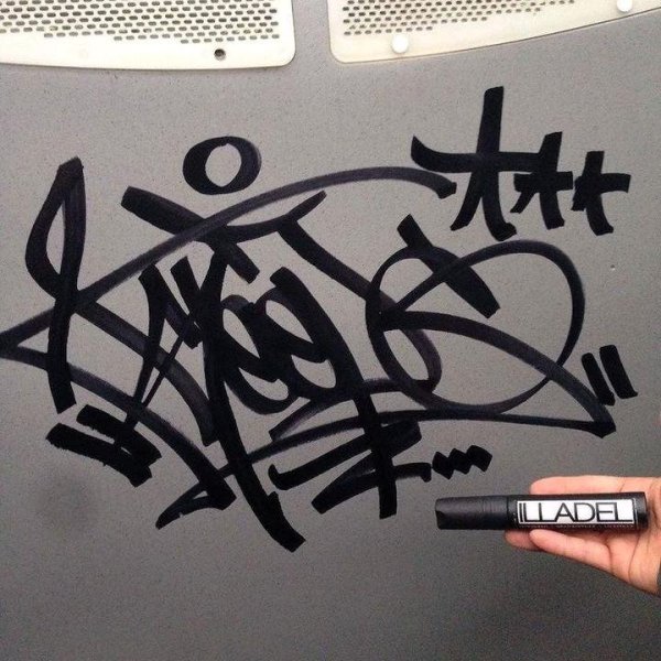 Надписи маркером