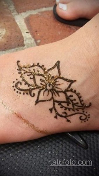 Мехенди на ноге маленькое