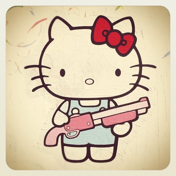 Hello Kitty с автоматом
