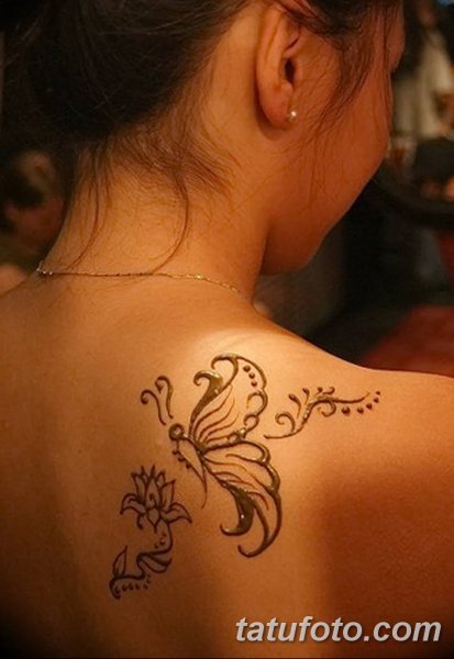 Тату хной на лопатке