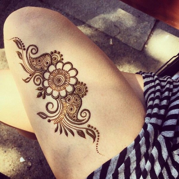 Мехенди на ляшках легкие