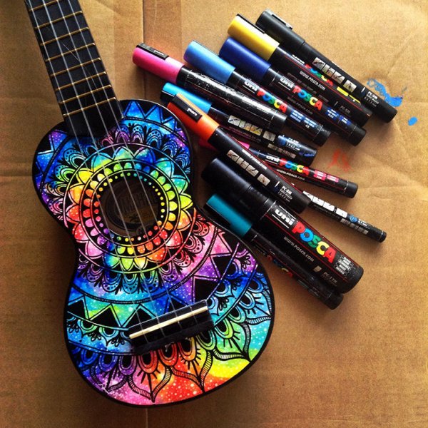 Разукрашенные гитары