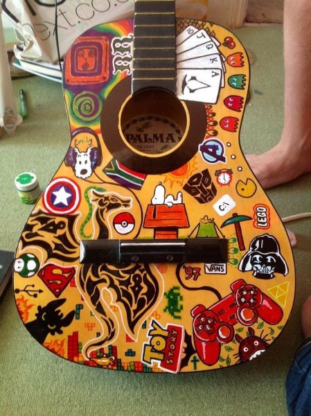 Разрисованная гитара