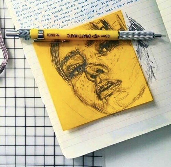 Желтые скетчи маркерами