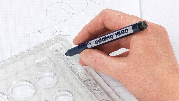 Перманентный маркер на одежде