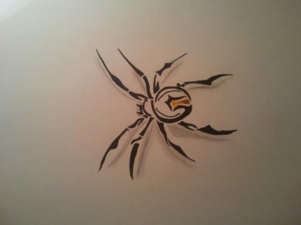 Татушка паучок ручкой