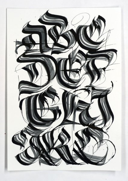 Готическая каллиграфия маркером