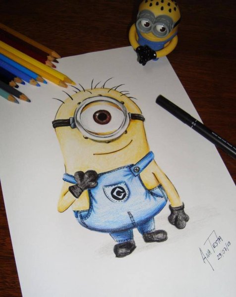 Миньоны с разноцветными карандашами