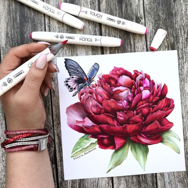 Цветы маркерами для скетчинга
