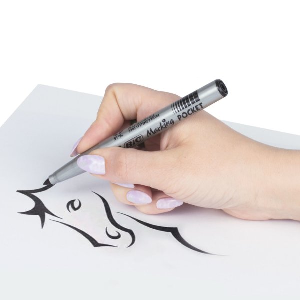 Граффити черным маркером