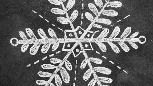 Снежинки красками на листе