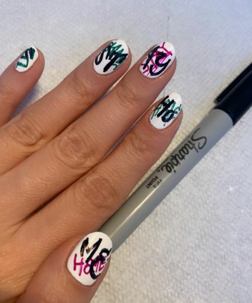 Рисунки на ногтях фломастером
