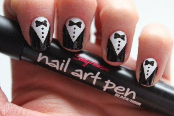 Узоры маркером на ногтях