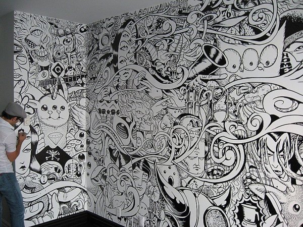 Разрисованная черно белая стена