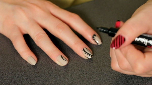 Узоры маркером на ногтях