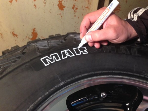 Краска для надписей на шинах