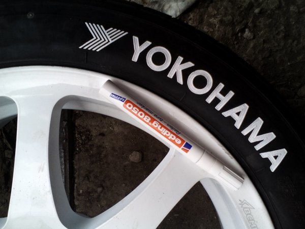 Маркер для шин белый