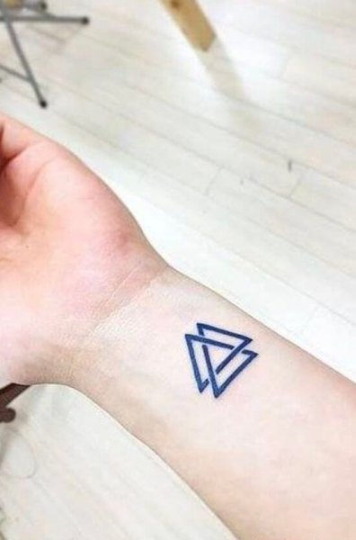 Тату на руке мужские ручкой