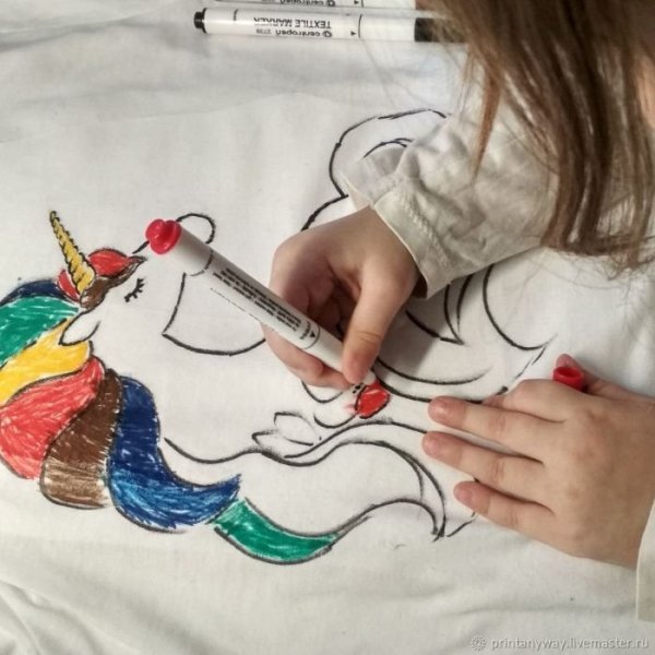 Роспись футболок маркерами