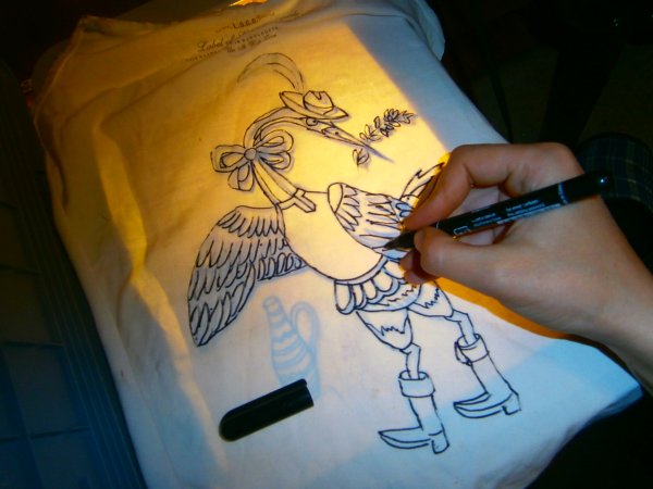Роспись футболок маркерами