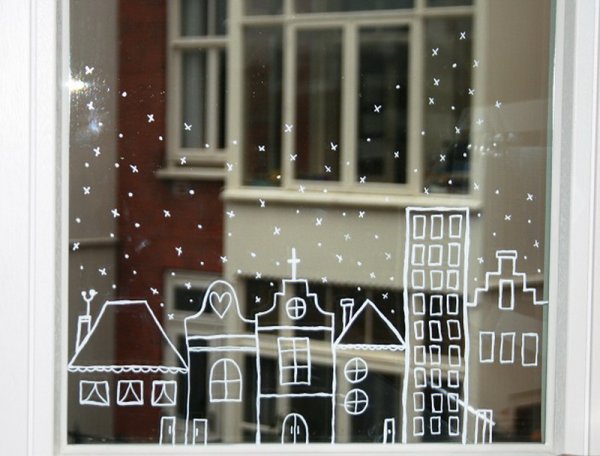 Новогодний домик на окне пастой